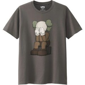 Kaws x Uniqlo Passing Through T-Shirt (L)